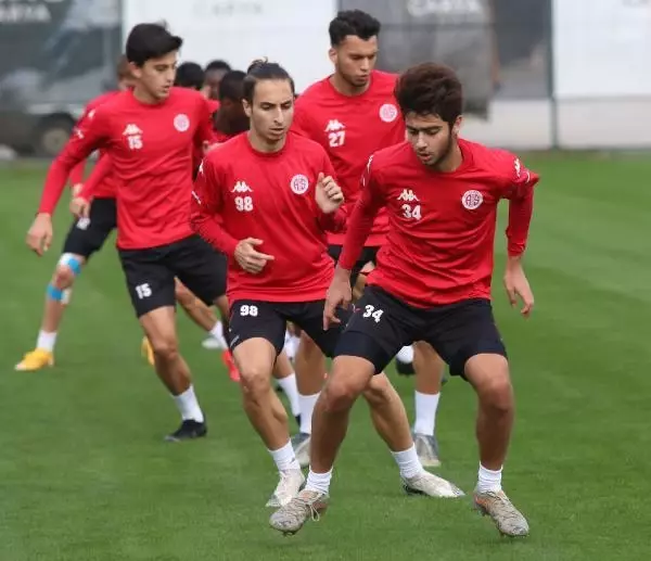 Antalyaspor 7 eksikle Trabzonspor sınavında Antalyaspor 7 eksikle Trabzonspor sınavında