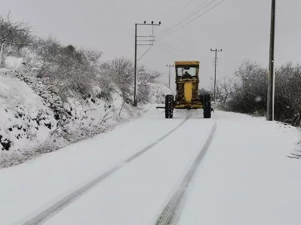 Aydın'ın yüksek kesimlerine kar yağdı Aydın'ın yüksek kesimlerine kar yağdı