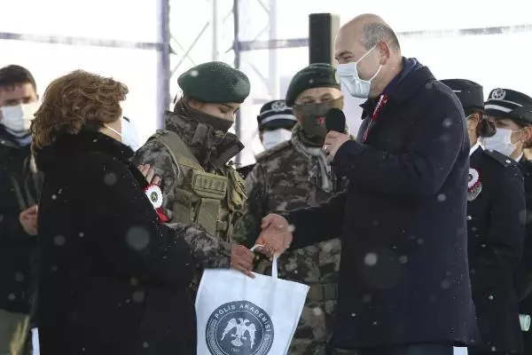 Bakan Soylu: PKK'nın bugün tamamı 320 kişinin altındadır Bakan Soylu: PKK'nın bugün tamamı 320 kişinin altındadır