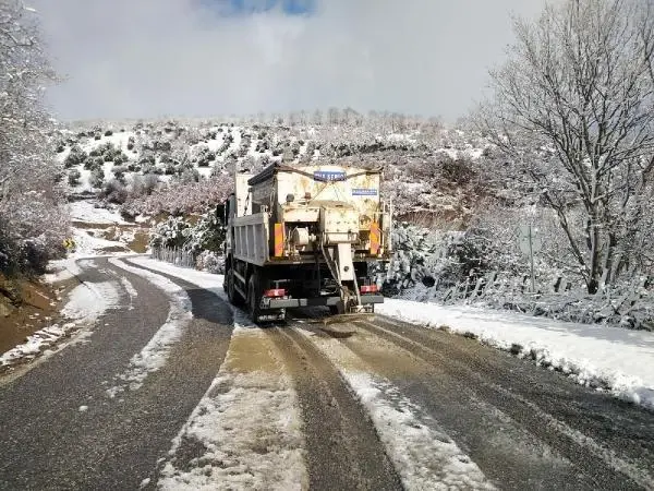 Bergama'da yüksek kesimler karla kaplandı Bergama'da yüksek kesimler karla kaplandı