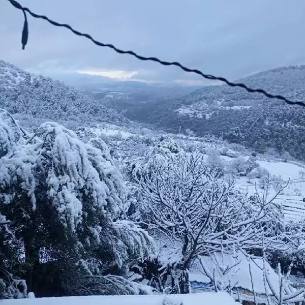 Bergama'da yüksek kesimler karla kaplandı Bergama'da yüksek kesimler karla kaplandı