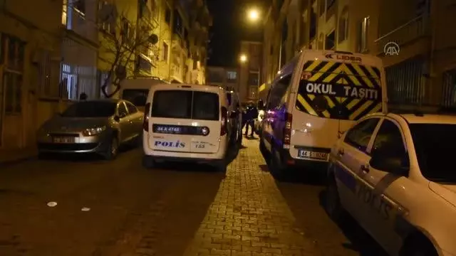 Bıçaklı kavga: 3 yaralı Bıçaklı kavga: 3 yaralı