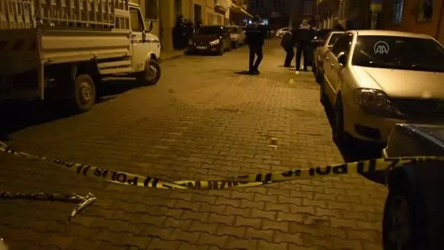 Bıçaklı kavga: 3 yaralı Bıçaklı kavga: 3 yaralı