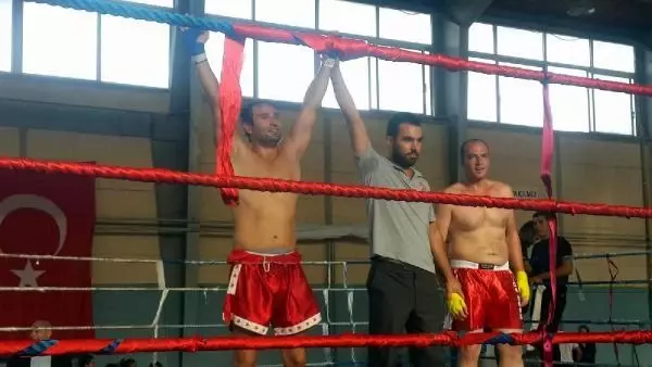 Bornova Belediyesi'nden şampiyonaya Bornova Belediyesi'nden şampiyonaya