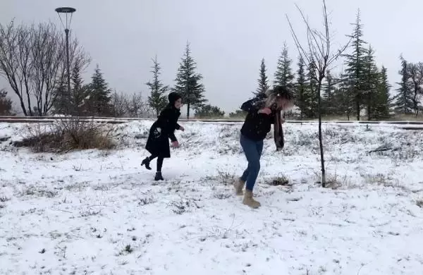 Burdur'da mevsimin ilk karı, yüksek kesimlere yağdı Burdur'da mevsimin ilk karı, yüksek kesimlere yağdı