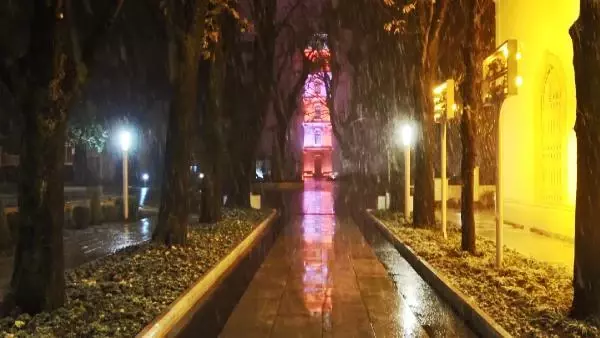 Kentin yüksek kesimlerinde kar yağışı (4) Kentin yüksek kesimlerinde kar yağışı (4)