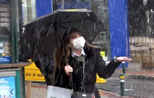 Bursa'ya mevsimin ilk karı yağdı (2) Bursa'ya mevsimin ilk karı yağdı (2)