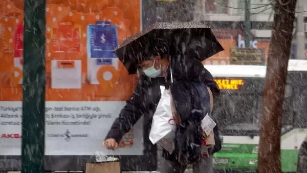 Bursa'ya mevsimin ilk karı yağdı (2) Bursa'ya mevsimin ilk karı yağdı (2)