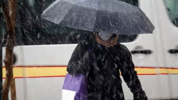 Bursa'ya mevsimin ilk karı yağdı (2) Bursa'ya mevsimin ilk karı yağdı (2)