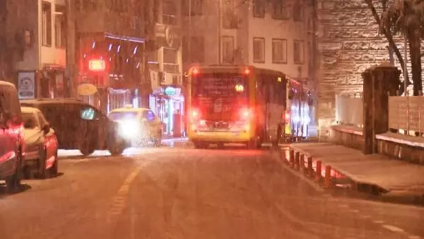 Kentin yüksek kesimlerinde kar yağışı (4) Kentin yüksek kesimlerinde kar yağışı (4)