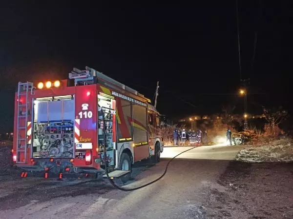 Çalındıktan sonra kundaklanan otomobilin plakası sahte çıktı Çalındıktan sonra kundaklanan otomobilin plakası sahte çıktı