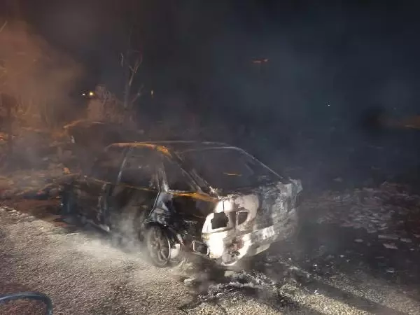 Çalındıktan sonra kundaklanan otomobilin plakası sahte çıktı Çalındıktan sonra kundaklanan otomobilin plakası sahte çıktı