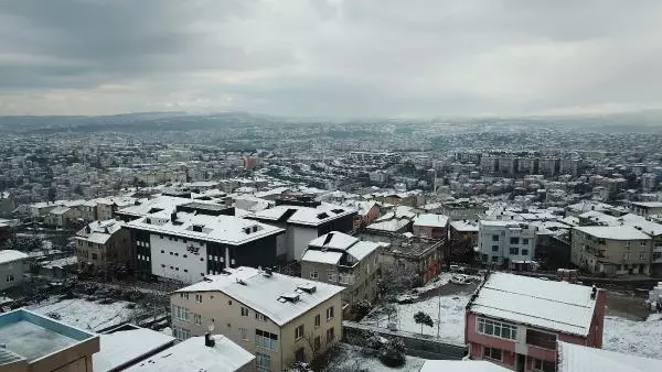 Çamlıca'daki doyumsuz kar manzarası havadan görüntülendi Çamlıca'daki doyumsuz kar manzarası havadan görüntülendi