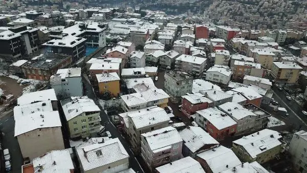 Çamlıca'daki doyumsuz kar manzarası havadan görüntülendi Çamlıca'daki doyumsuz kar manzarası havadan görüntülendi
