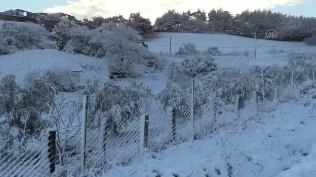 ÇANAKKALE - Yüksek kesimlerde kar yağışı etkili oldu (2) ÇANAKKALE - Yüksek kesimlerde kar yağışı etkili oldu (2)