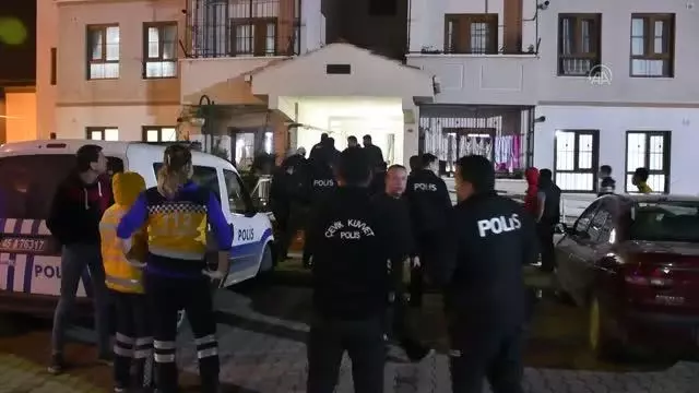 Cinayet işlendiği yönünde asılsız ihbarda bulunan alkollü kişi gözaltına alındı Cinayet işlendiği yönünde asılsız ihbarda bulunan alkollü kişi gözaltına alındı