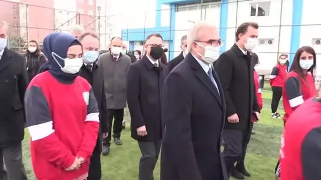 DİYARBAKIR - Vali Münir Karaloğlu, özel yetenek kurslarına katılan gençlerle bir araya geldi DİYARBAKIR - Vali Münir Karaloğlu, özel yetenek kurslarına katılan gençlerle bir araya geldi
