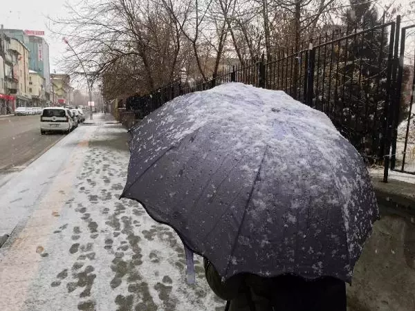 Doğu Anadolu kar yağışıyla beyaza büründü Doğu Anadolu kar yağışıyla beyaza büründü
