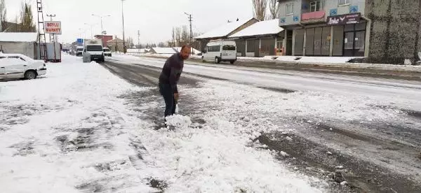 Doğu Anadolu kar yağışıyla beyaza büründü Doğu Anadolu kar yağışıyla beyaza büründü