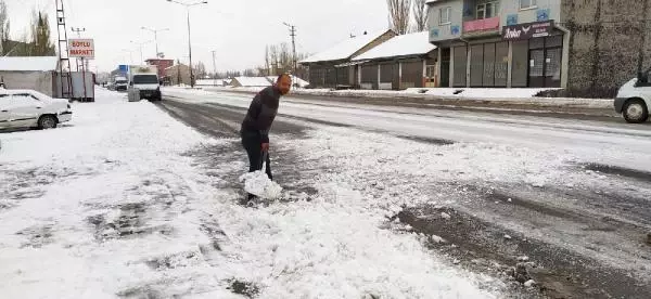 Doğu Anadolu kar yağışıyla beyaza büründü Doğu Anadolu kar yağışıyla beyaza büründü