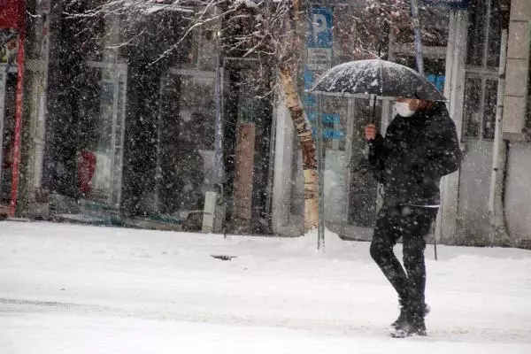 Doğu Anadolu kar yağışıyla beyaza büründü Doğu Anadolu kar yağışıyla beyaza büründü