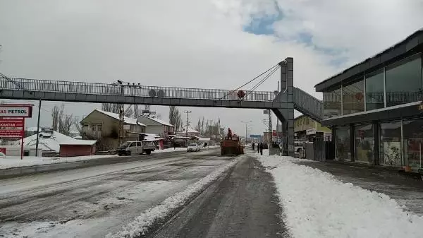 Doğu Anadolu kar yağışıyla beyaza büründü Doğu Anadolu kar yağışıyla beyaza büründü