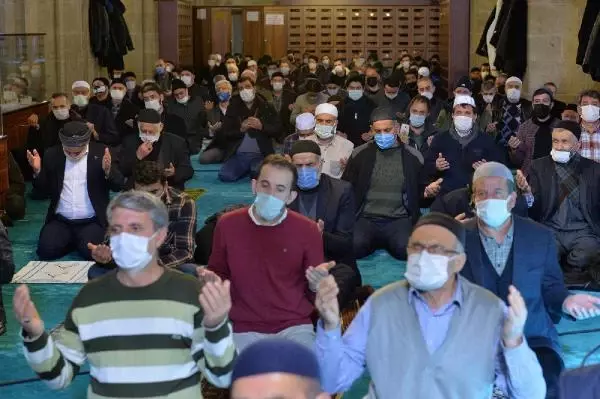 Erzurum'da geleneğin 488'inci yılı; 136 bin 890 hatmin duası yapıldı Erzurum'da geleneğin 488'inci yılı; 136 bin 890 hatmin duası yapıldı