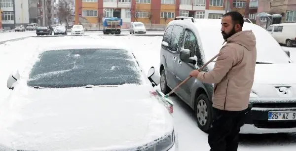 Erzurum'da kuraklık endişesi yaşayanların 'kar' sevinci Erzurum'da kuraklık endişesi yaşayanların 'kar' sevinci