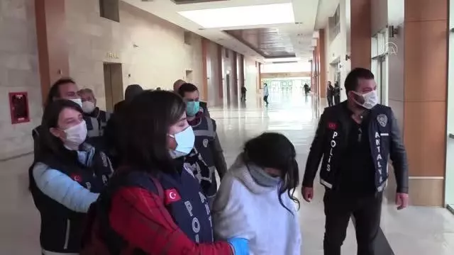 Evlerden 1 milyon lira değerinde ziynet eşyası çaldığı öne sürülen 3'ü kadın 5 şüpheli yakalandı