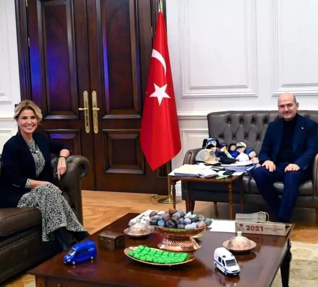 Gülben Ergen Süleyman Soylu'yu ziyaret etti Gülben Ergen Süleyman Soylu'yu ziyaret etti