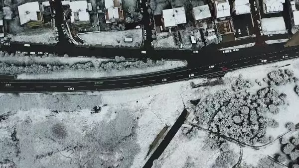 Çamlıca'daki doyumsuz kar manzarası havadan görüntülendi Çamlıca'daki doyumsuz kar manzarası havadan görüntülendi