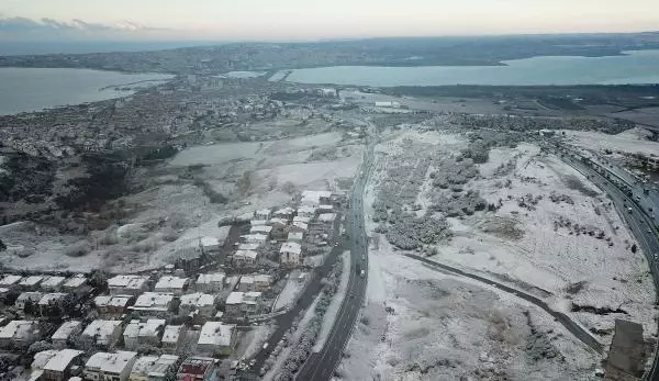 Çamlıca'daki doyumsuz kar manzarası havadan görüntülendi Çamlıca'daki doyumsuz kar manzarası havadan görüntülendi