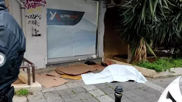 Kadıköy'de bir kişi ölü bulundu Kadıköy'de bir kişi ölü bulundu