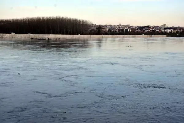 Kanal Edirne, Meriç Nehri'nde olası taşkını önledi Kanal Edirne, Meriç Nehri'nde olası taşkını önledi