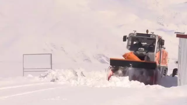 'Kar kaplanları'nın zorlu kış mesaisi başladı 'Kar kaplanları'nın zorlu kış mesaisi başladı