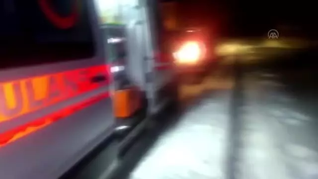 Kar nedeniyle kapanan yollar ulaşıma açıldı Kar nedeniyle kapanan yollar ulaşıma açıldı