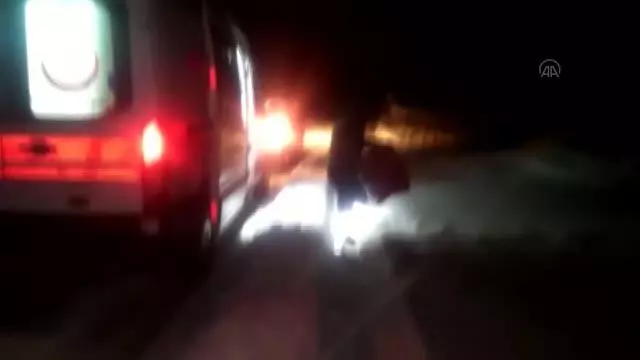 Kar nedeniyle kapanan yollar ulaşıma açıldı Kar nedeniyle kapanan yollar ulaşıma açıldı