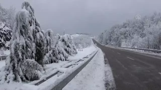 Kar yağışı etkili oluyor Kar yağışı etkili oluyor