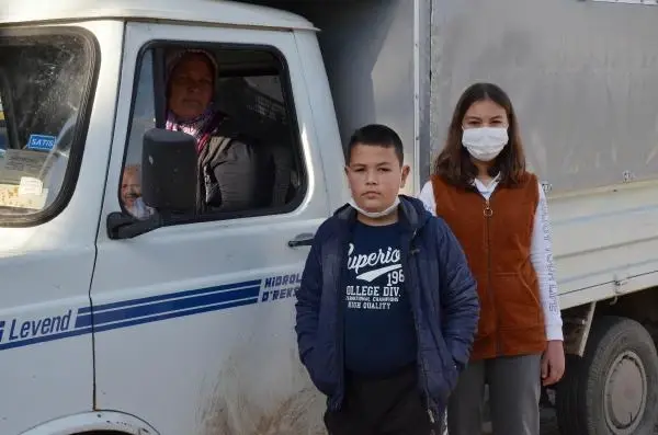 Son dakika haber... Kasasında 2 çocuk bulunan kamyoneti kaçıran Iraklı: Dövdükleri için korkup kaçırdım (2) Son dakika haber... Kasasında 2 çocuk bulunan kamyoneti kaçıran Iraklı: Dövdükleri için korkup kaçırdım (2)