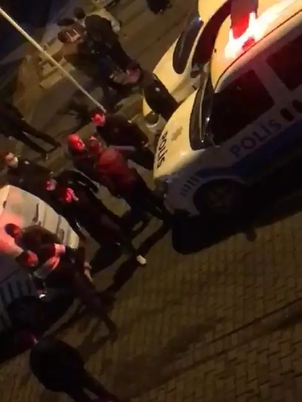 Son dakika haberleri | Kavgada ısırılarak kulağından koparılan parçayı bekçiler bulup, hastaneye ulaştırdı Son dakika haberleri | Kavgada ısırılarak kulağından koparılan parçayı bekçiler bulup, hastaneye ulaştırdı