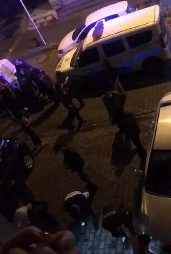 Son dakika haberleri | Kavgada ısırılarak kulağından koparılan parçayı bekçiler bulup, hastaneye ulaştırdı Son dakika haberleri | Kavgada ısırılarak kulağından koparılan parçayı bekçiler bulup, hastaneye ulaştırdı