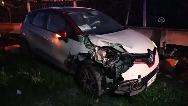 KIRKLARELİ - Otomobiller çarpıştı, 4 kişi yaralandı KIRKLARELİ - Otomobiller çarpıştı, 4 kişi yaralandı