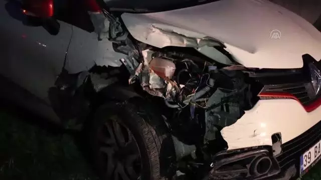 KIRKLARELİ - Otomobiller çarpıştı, 4 kişi yaralandı KIRKLARELİ - Otomobiller çarpıştı, 4 kişi yaralandı