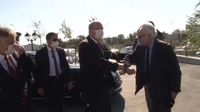 KKTC'de ilk Kovid-19 aşısı Cumhurbaşkanı Tatar'a yapıldı (2) KKTC'de ilk Kovid-19 aşısı Cumhurbaşkanı Tatar'a yapıldı (2)