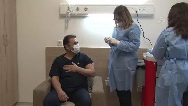 KKTC Kovid-19'a karşı 250 bin kişiyi aşılamayı hedefliyor KKTC Kovid-19'a karşı 250 bin kişiyi aşılamayı hedefliyor