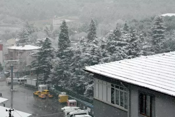 Kütahya ve Bilecik'te kar yağışı Kütahya ve Bilecik'te kar yağışı
