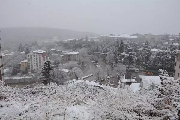 Kütahya ve Bilecik'te kar yağışı Kütahya ve Bilecik'te kar yağışı