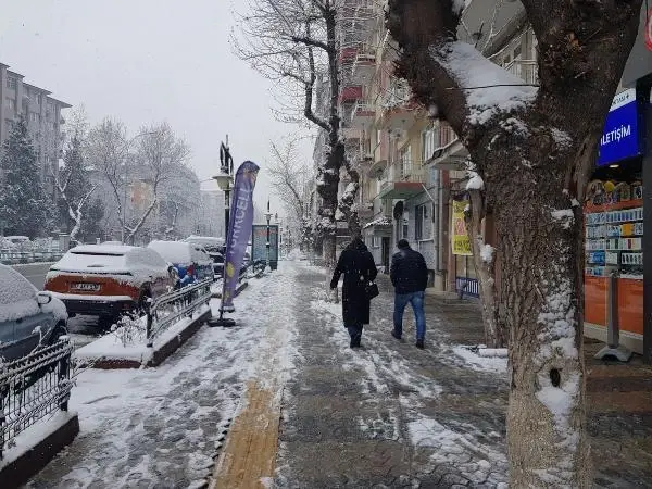Kütahya ve Bilecik'te kar yağışı Kütahya ve Bilecik'te kar yağışı