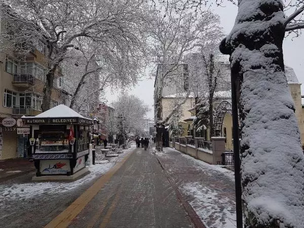 Kütahya ve Bilecik'te kar yağışı Kütahya ve Bilecik'te kar yağışı