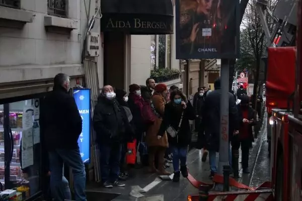 Son dakika haber | Nişantaşı'nda ünlü mağazanın bulunduğu binada yangın
